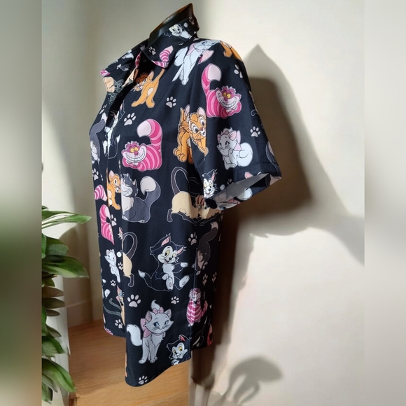 Disney Cats Unisex Button Down Short Sleeve Shirt - Picture 2 of 8